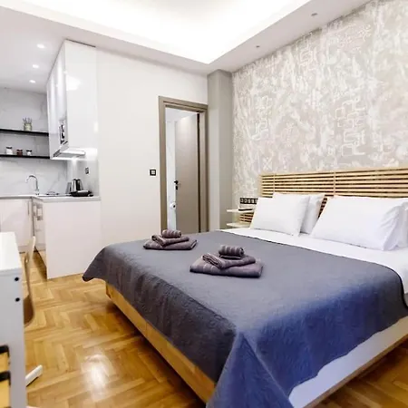 Lk -a- Metro Larissis 6' Walk - Apartment *