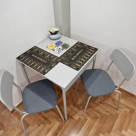 Apartment Lk -a- Metro Larissis 6' Walk - *